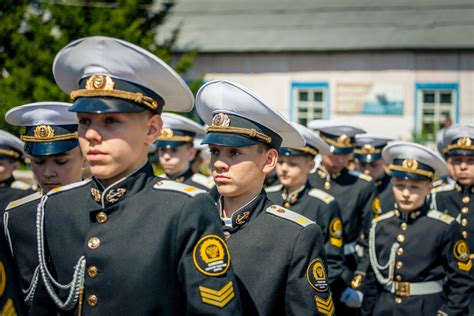 Правила размещения нашивок на шлеме