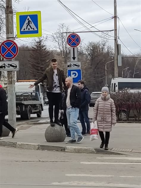 Веселье и развлечения: неуловимый юмор Харламова