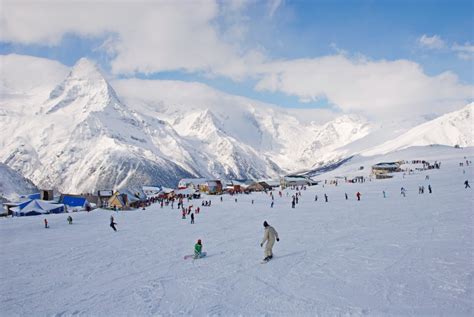 Горнолыжные курорты Домбая