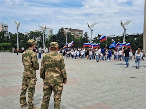 Дежурные полицейские и общественный порядок