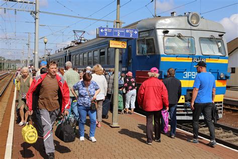 Когда и на какой пенсии уходят работники железнодорожного транспорта