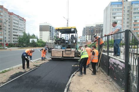 Первые попытки уложить асфальт