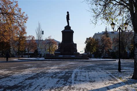 Площадь Революции: архитектурные памятники бесплатно