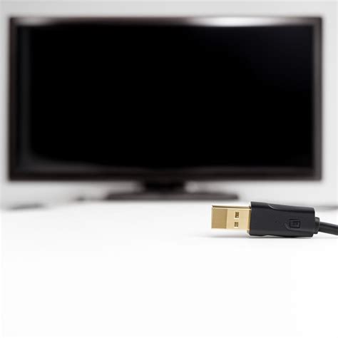 Поврежденный кабель HDMI