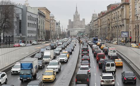 Почему в Москве возникают пробки?