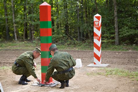 Почему именно цифра 28 выбрана для пограничных столбов