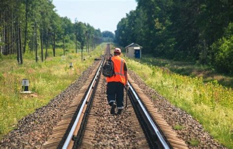 Практическая польза анализа снов о железнодорожных путях и рельсах