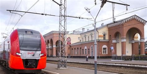 Продолжительность поездки на поезде между Москвой и Орлом