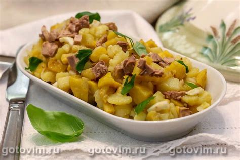 Салат с патиссонами и огурцами