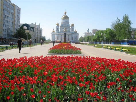 Свято-Троицкая соборная площадь: центр города и место для прогулок