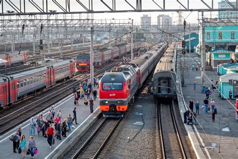 Сколько часов занимает поездка на поезде от Москвы до Орла