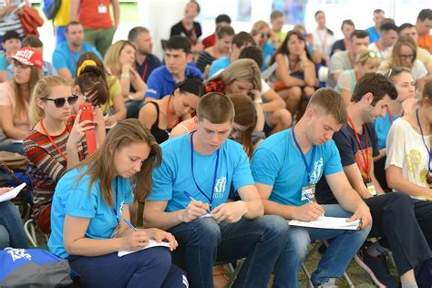 Участие в общественной жизни и волонтерство